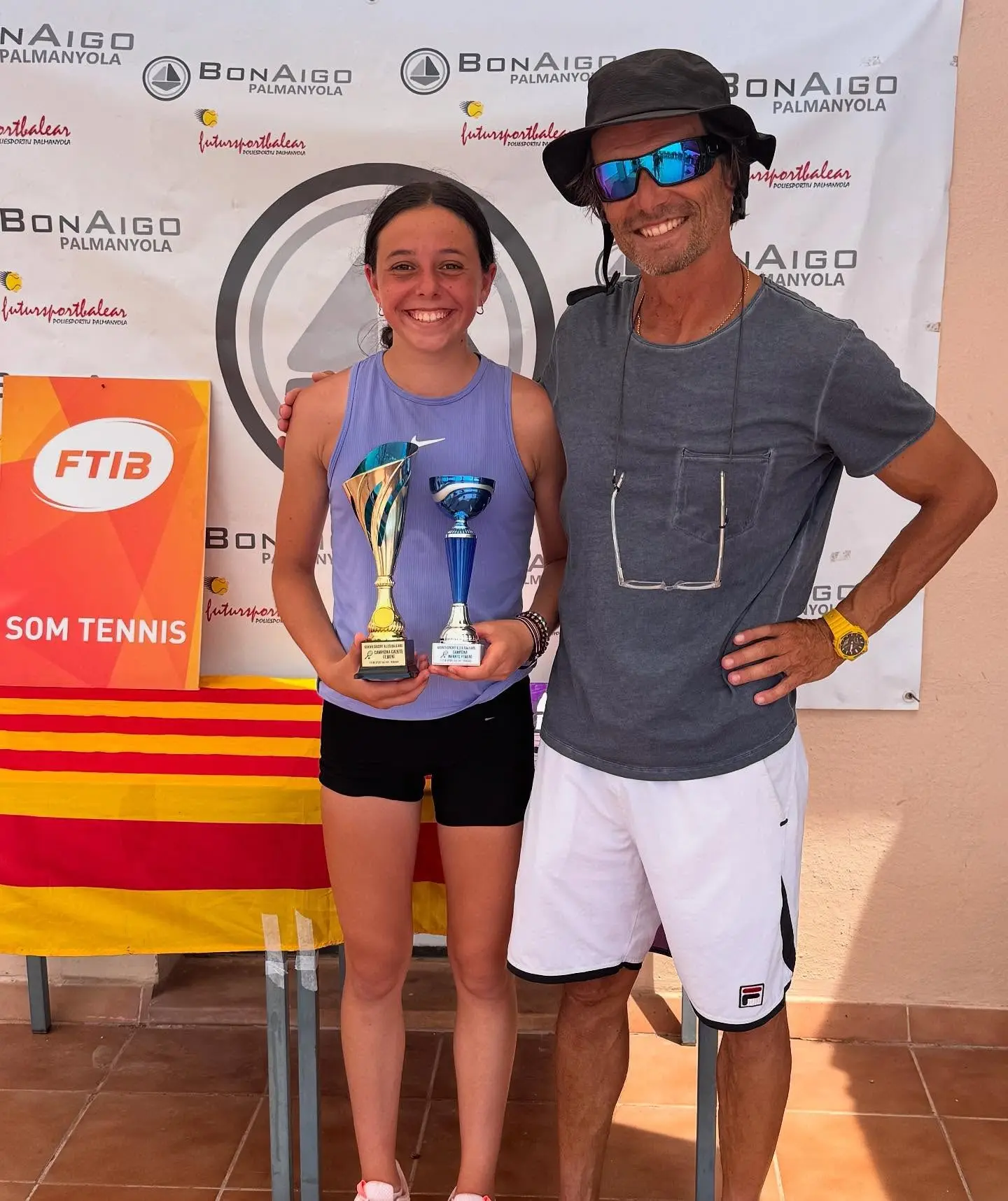 Jérôme Adamec et Lyla Wood avec ses trophées du Futursport Balear